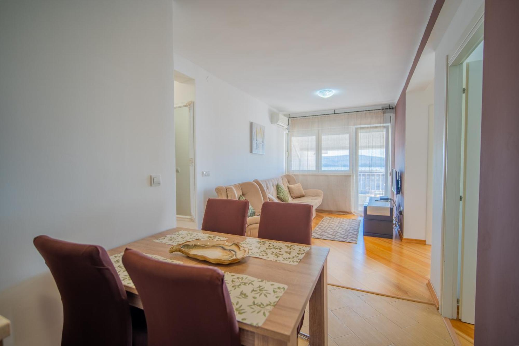 Apartman Centar Tivat Eksteriør bilde